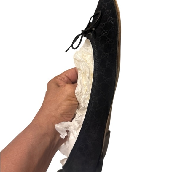 Gucci Black Women's Loafers with Gold Accent. good condition condition - Picture 5 of 16